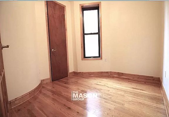4th image of 501 1/2 W 43rd St #4A