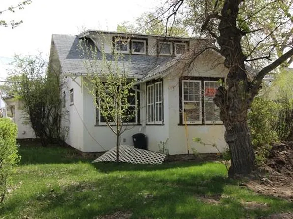 512 1st STREET W, Shaunavon, SK S0N 2M0