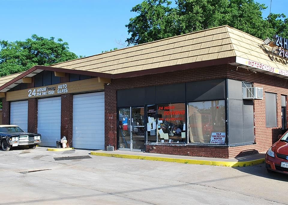 2nd image of 1010 E 8th St