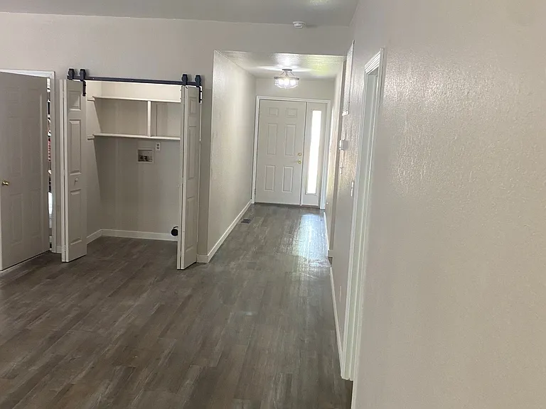 4866 Richmond Dr — Photo 35