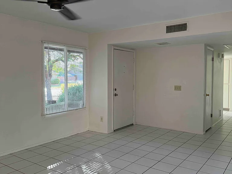 2631 S Evergreen Rd — Photo 4