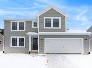 1102 Pinewood Dr, Greenville, MI 48838