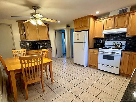 4th image of 102 Keasler Ave