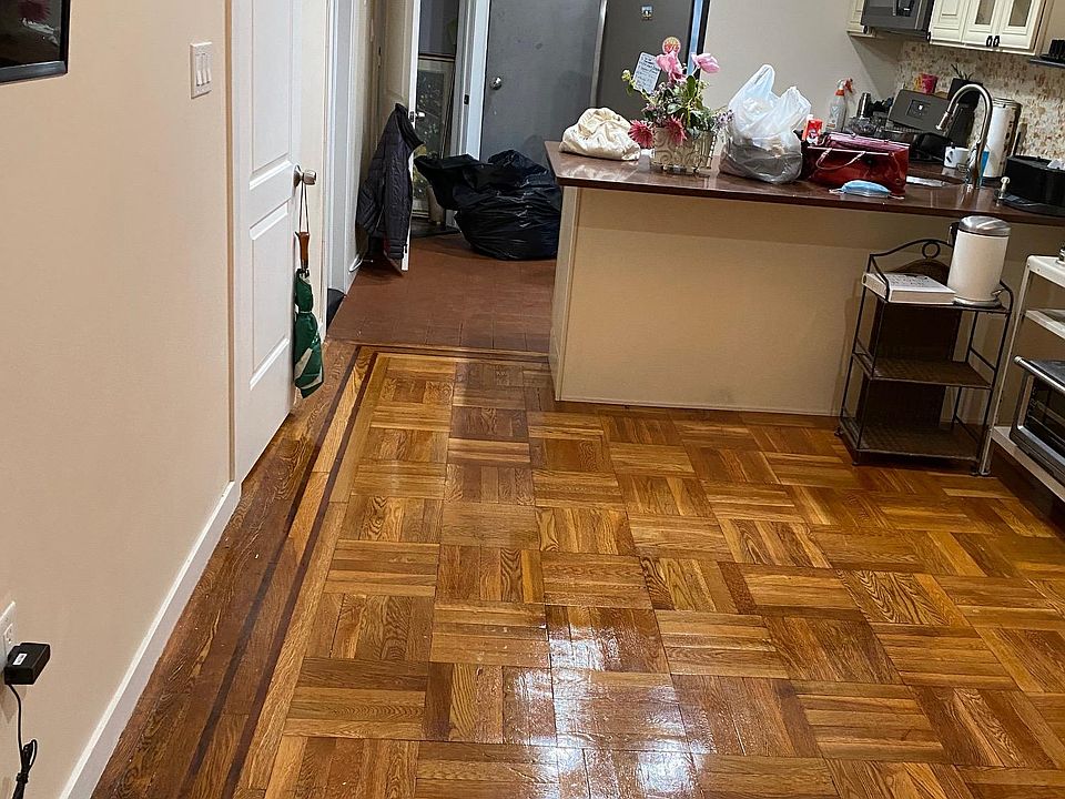 Elegant parquet flooring