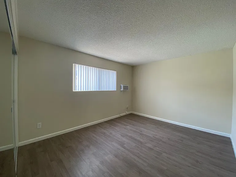 Park Granada Apartments — Photo 20