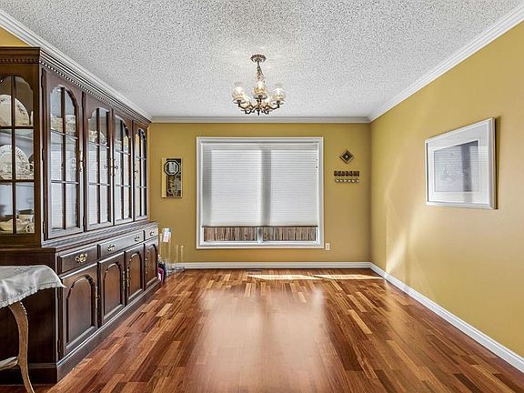5th image of 19 N Woodbrook Rd SW