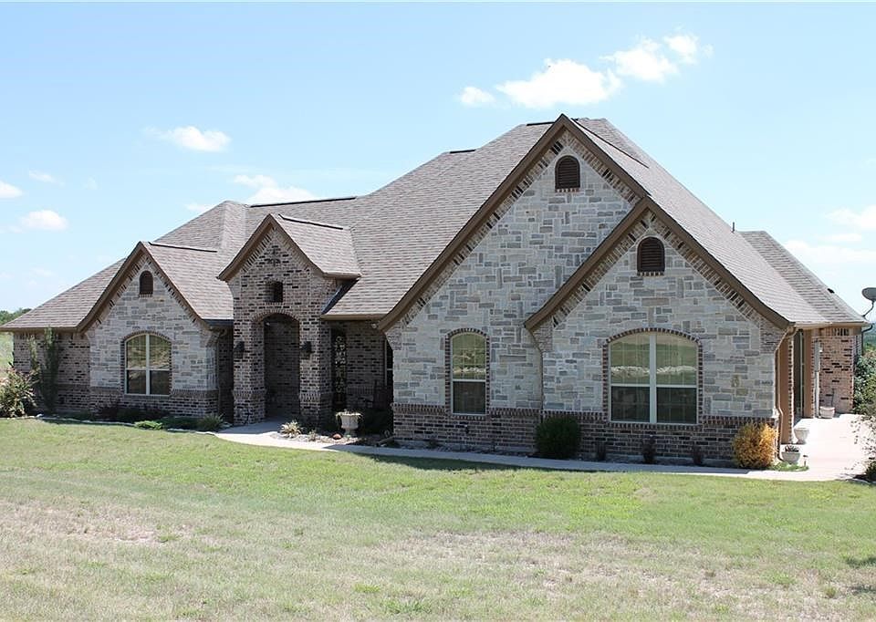 1st image of 580 Beacon Lake Dr