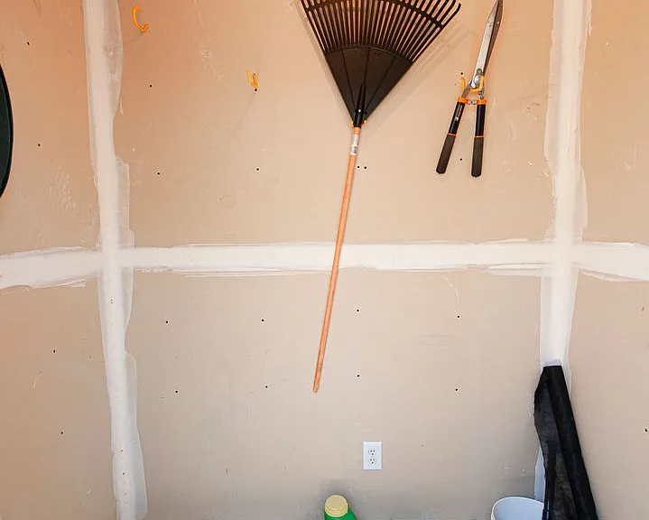 1124 Stafford Dr — Photo 23