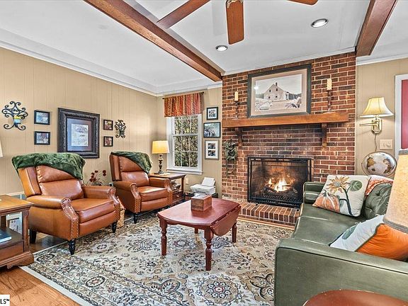 2nd image of 217 Parliament Rd