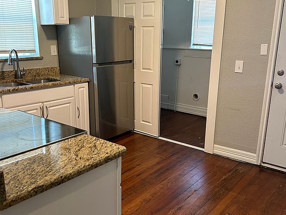 5th image of 3001 Louise St