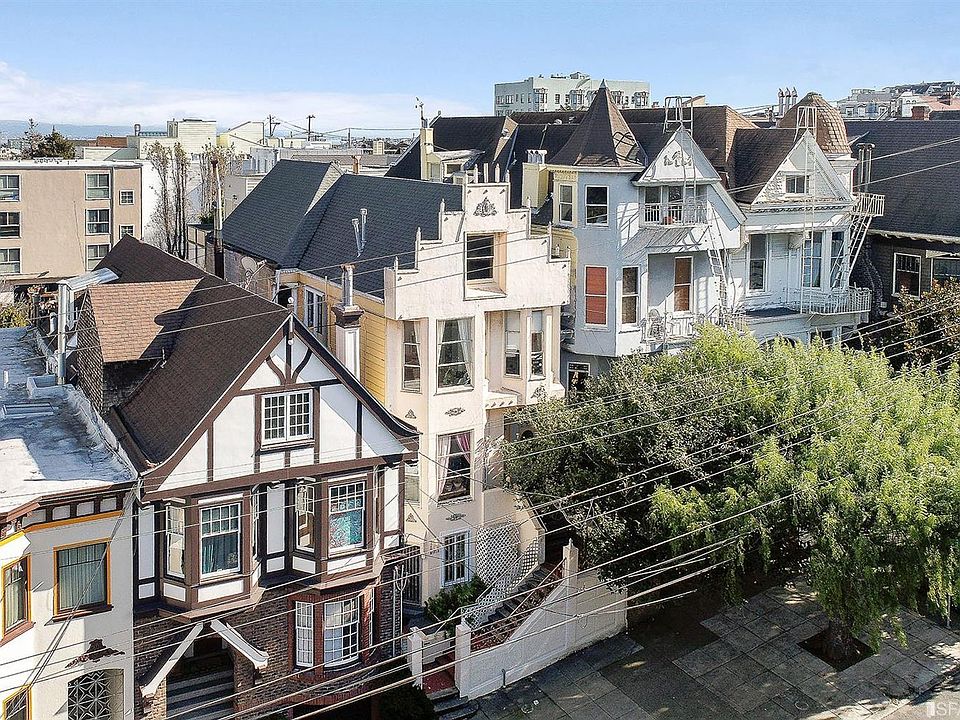 2nd image of 120 Baker St