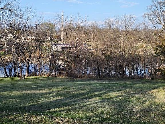 2nd image of 25 Basswood Ln