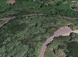 198 Telegraph Creek Rd, Whitethorn, CA 95589