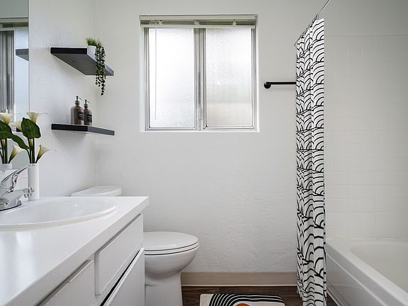 Pacific Park | Bathroom