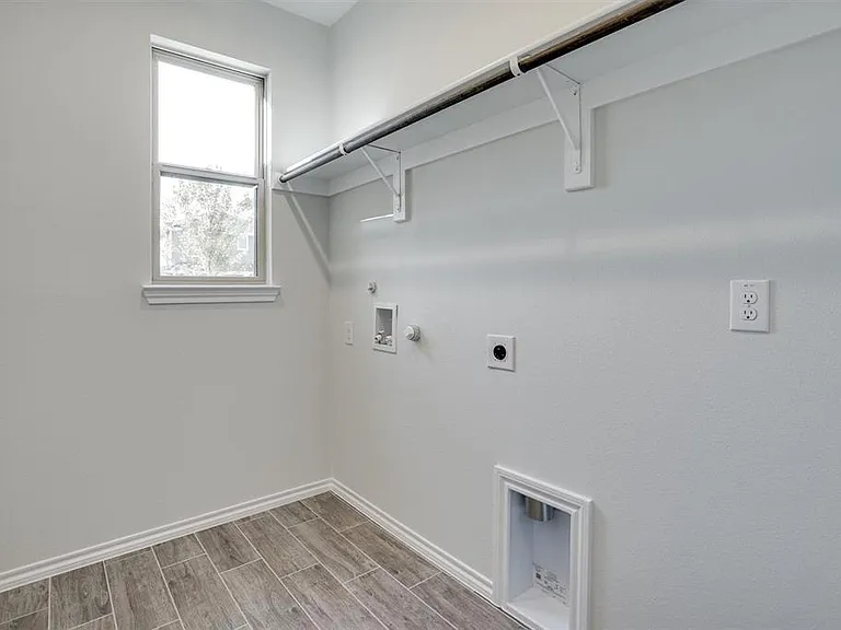 2111 River Pine Rd — Photo 4