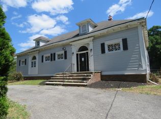 4434 Rudetown Rd, Hamburg, NJ 07419