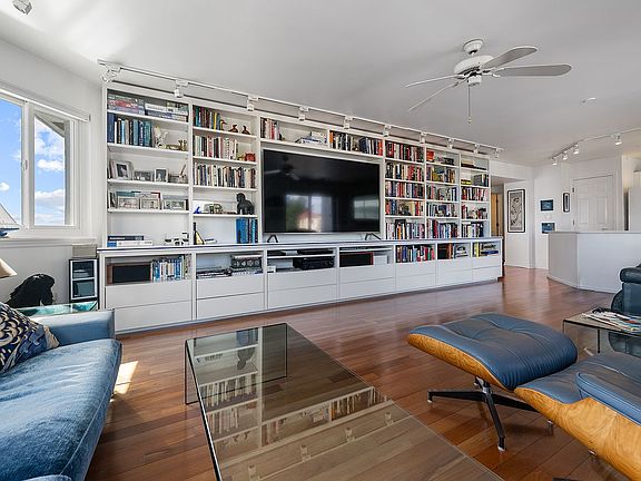 4th image of 190 Schofield St APT 3-A