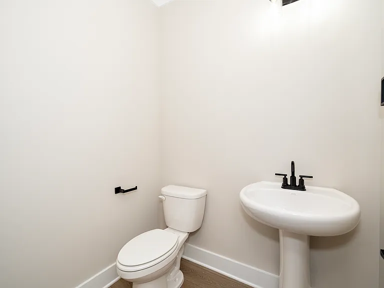 6114 Fox Rd — Photo 9