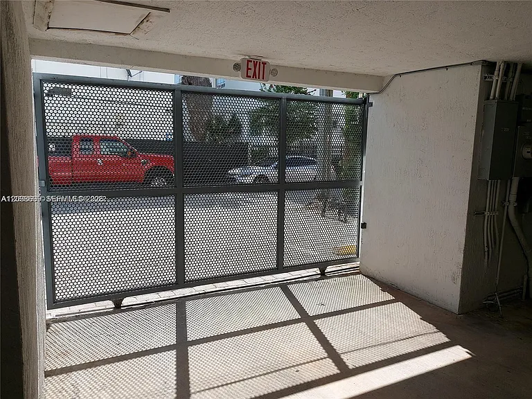 945 Michigan Ave #5 — Photo 16