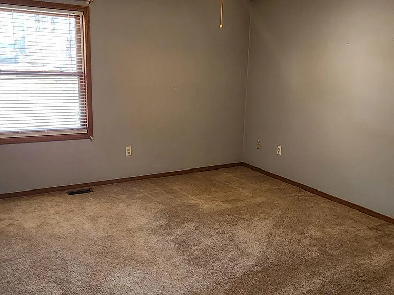 590 Wilson Ave — Photo 18