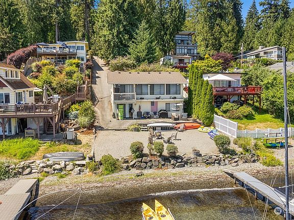 2nd image of 2540 W Lake Sammamish Parkway NE
