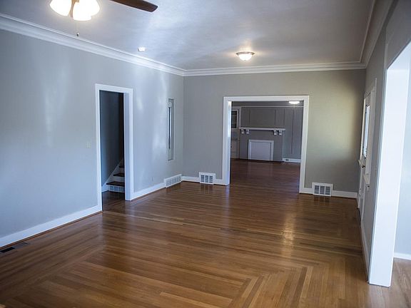 2nd image of 930 San Benito St
