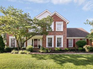 9806 Winged Foot Dr, Louisville, KY 40223