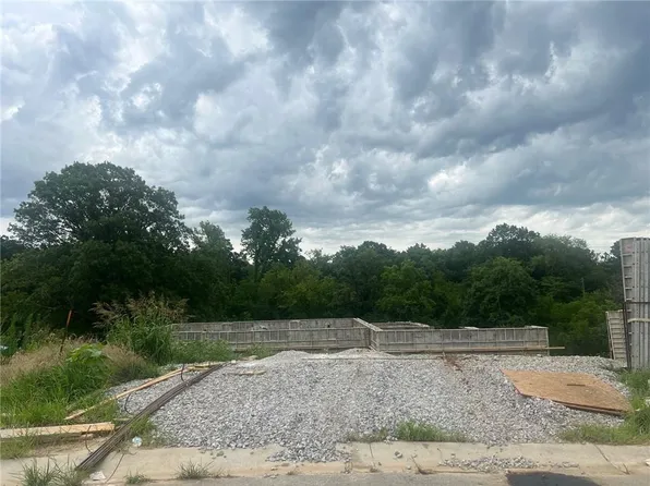 31513 W 86th Ct, De Soto, KS 66018