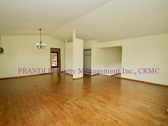 3rd image of 65 Plata Ct