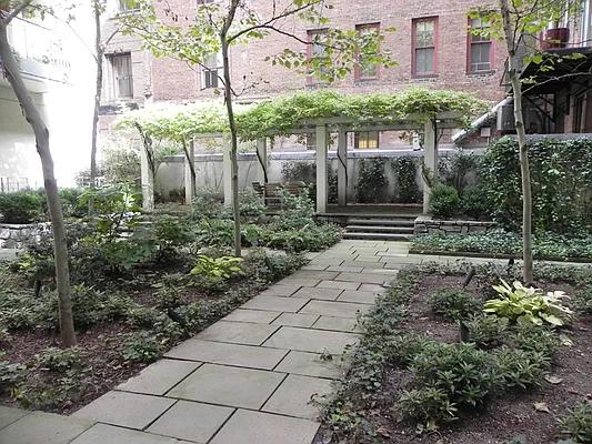 Sold by Sotheby's International Realty | media 42