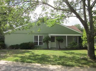680A Huntington Dr, Manchester, NJ 08759