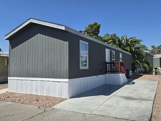 825 N Lamb Blvd #221