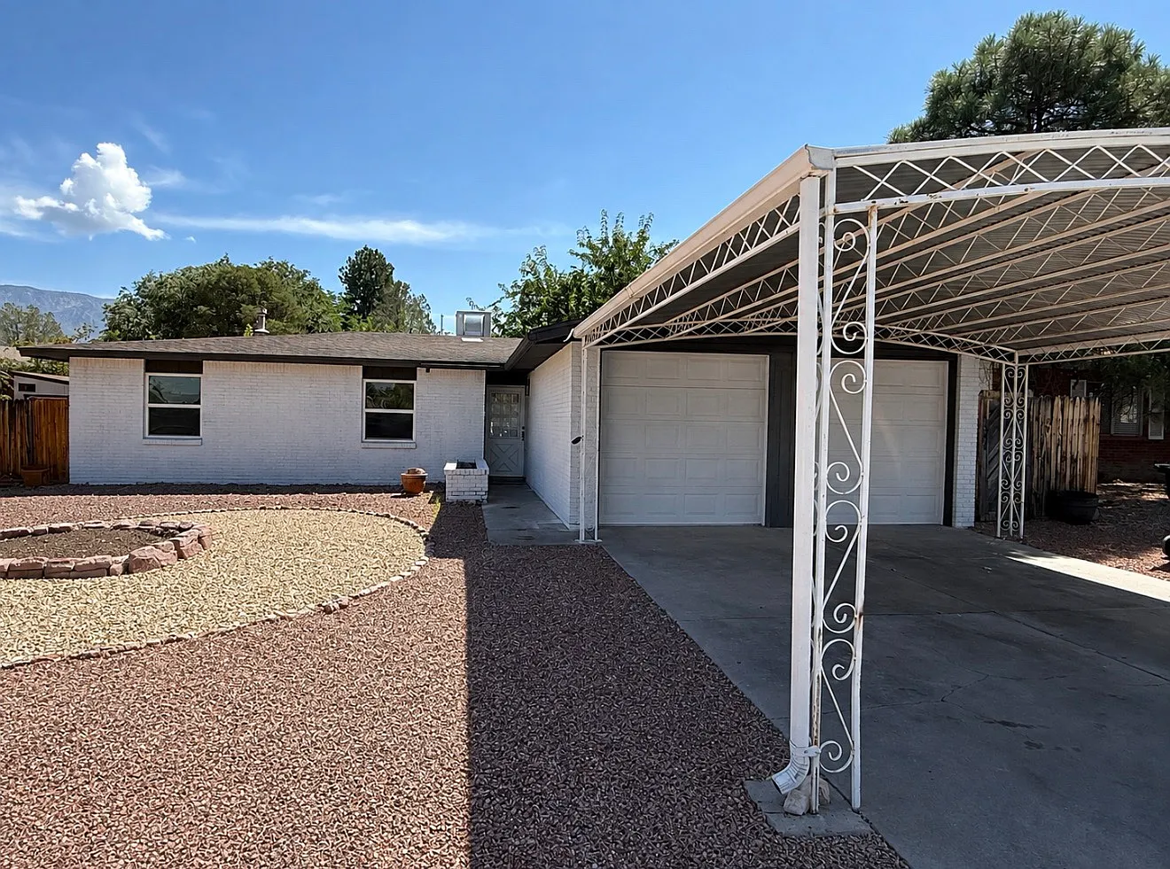 4 bed, 1423 sqft, $2,600 — Photo 1