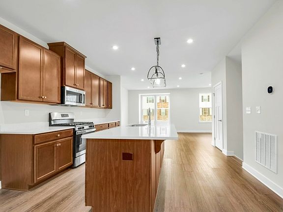 3rd image of 21 Peckwell St