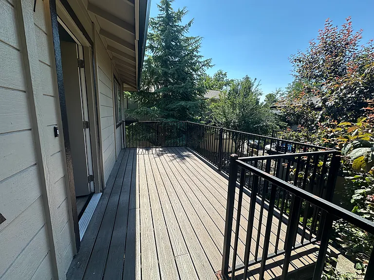 350 Pleasant St #7 — Photo 11