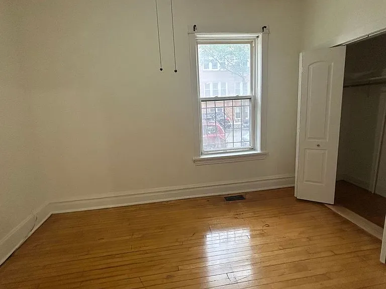 1958 W Waveland Ave #1 — Photo 10