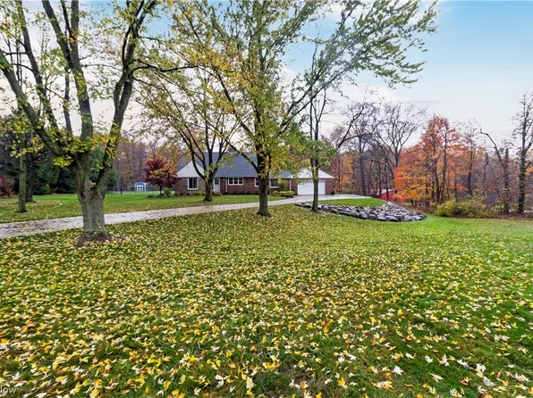 10325 Snowville Rd, Brecksville, OH 44141