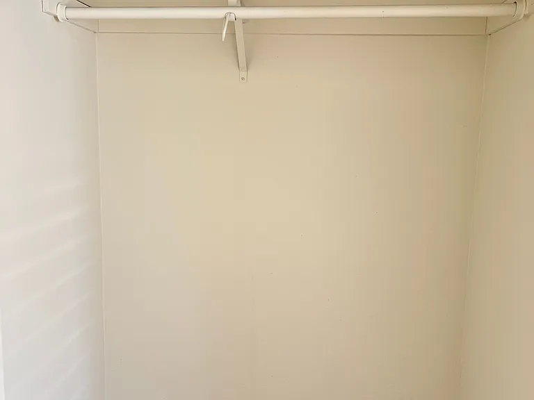 435 NE Clay Ave — Photo 14