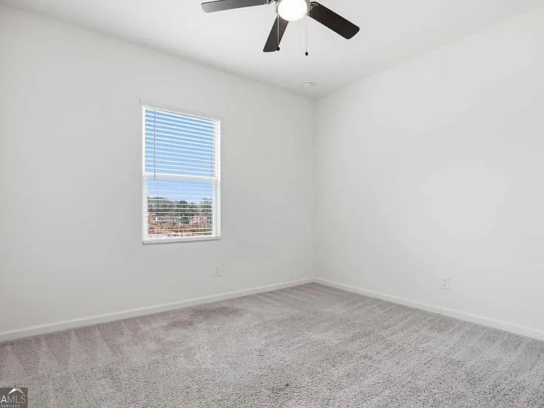 395 Knightsbridge Ln — Photo 24