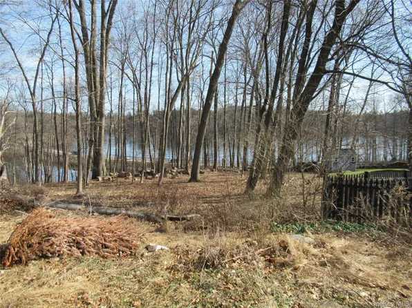 1 Bridge Ln, Yorktown Heights, NY 10598