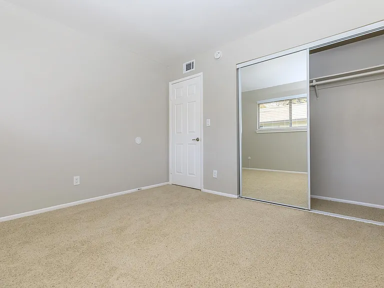 Meadowood Place Apartment Homes — Photo 24
