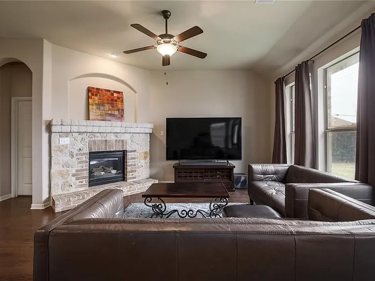 124 Navigator Dr — Photo 3