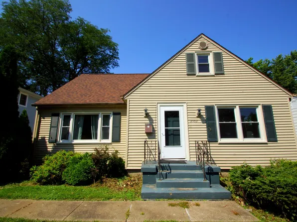 2502 Jersey Ridge Rd, Davenport, IA 52803