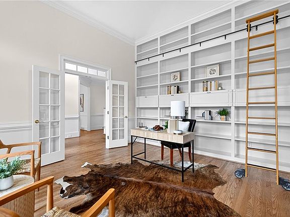 5th image of 10640 N Edgewater Pl
