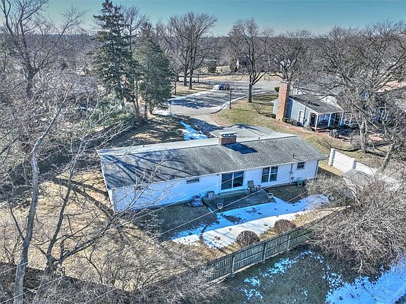 3rd image of 246 Southmoreland Pl