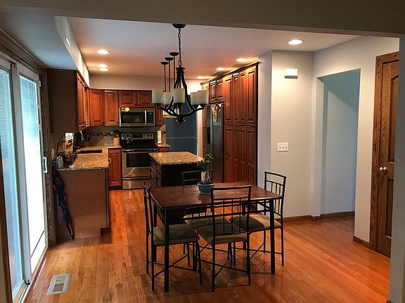 Eat In Kitchen 