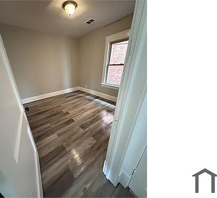 1st image of 4529 Pearl Rd #3