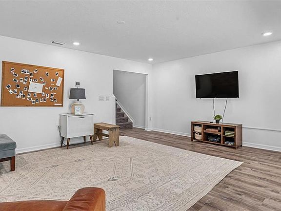 3rd image of 3806 EXETER LANE