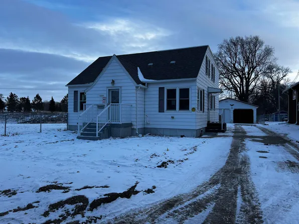 1009 7th Ave NW, Minot, ND 58703
