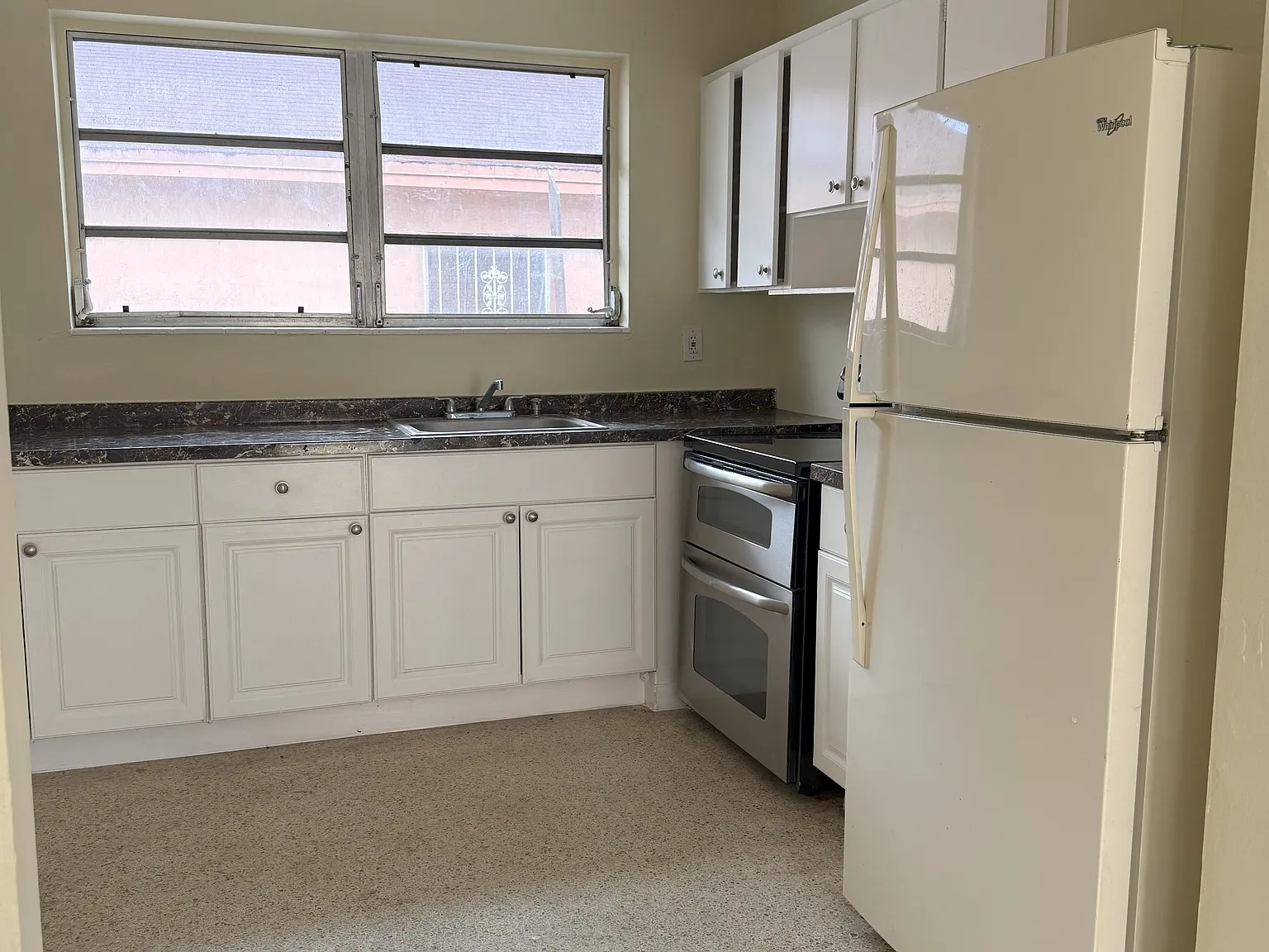 2 bed, 3130 sqft, $2,000 — Photo 4